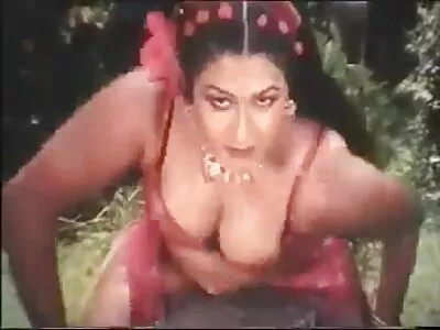 आशियाई वेश्या Arianna प्रचंड पांढरा dicks व्यसन आहे