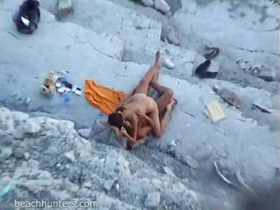 रेवेन केस असलेल्या आकर्षकने स्टेपब्रोशी करार केला