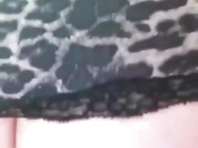 महिला मुलाखतदार एक खडबडीत स्टड द्वारे facefucked