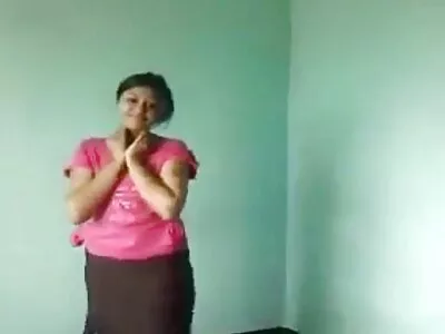या मुलीसाठी आणि महिला एजंटसाठी डिल्डो सेक्स